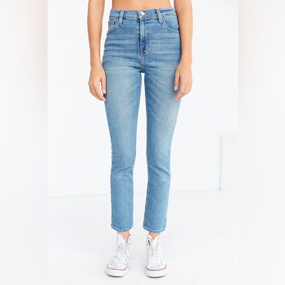 BDG Girlfriend High-Rise Cropped Jeans
